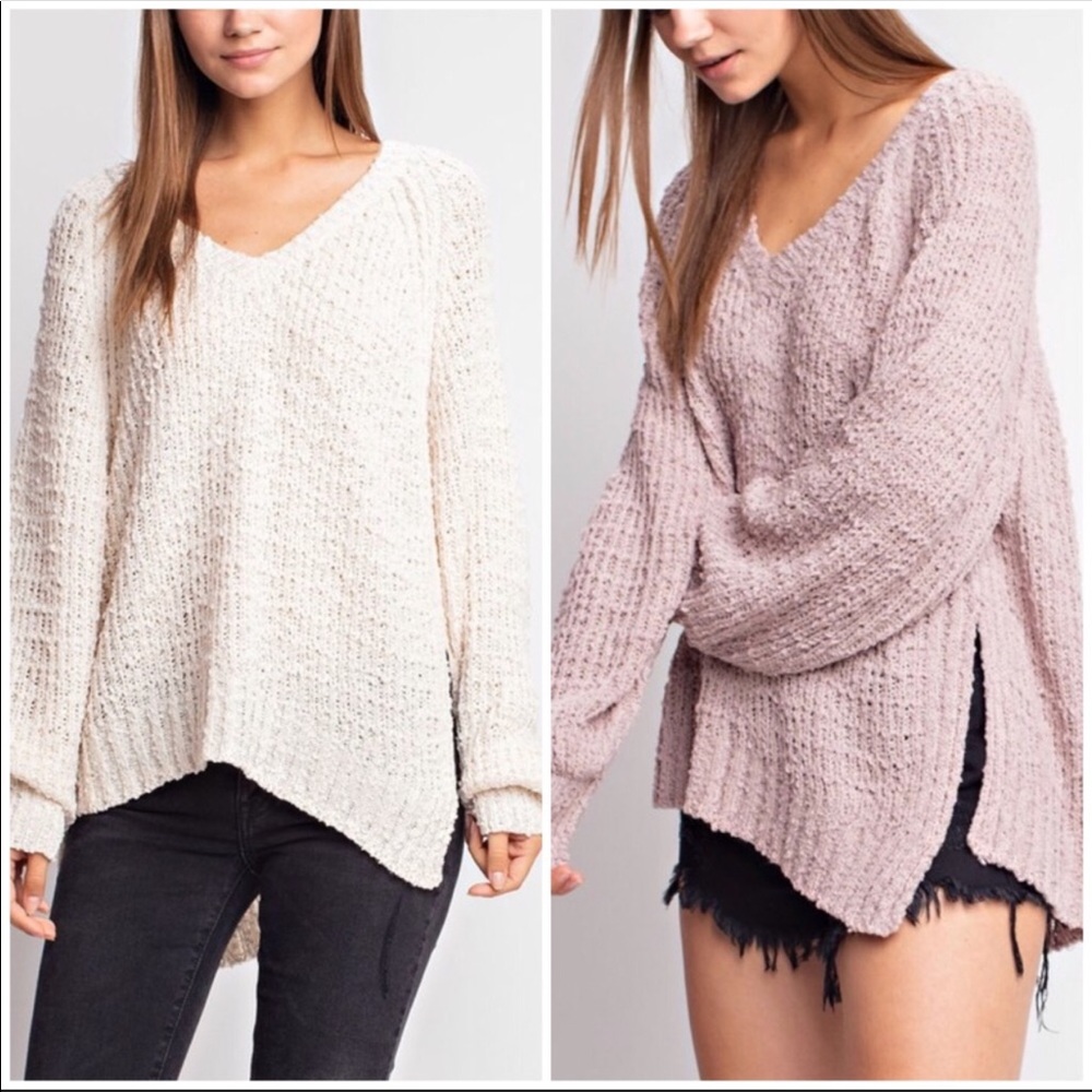 🔥Gorgeous & soft Ivory v-neck Sweater🔥